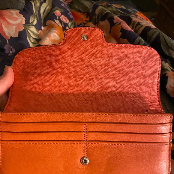 Coach wallet. CORAL IN COLOR. Great condition - Picture 10 of 11